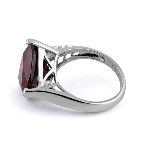 Sterling Silver Extravagant Trillion Dark Garnet CZ Ring New - Picture 4 of 4